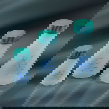 Bình tam giác nhựa PP Aptaca 500ml chia vạch nắp vặn